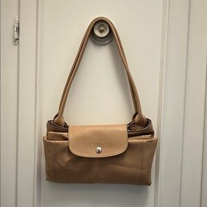 Elegant Tan Leather Shoulder Bag